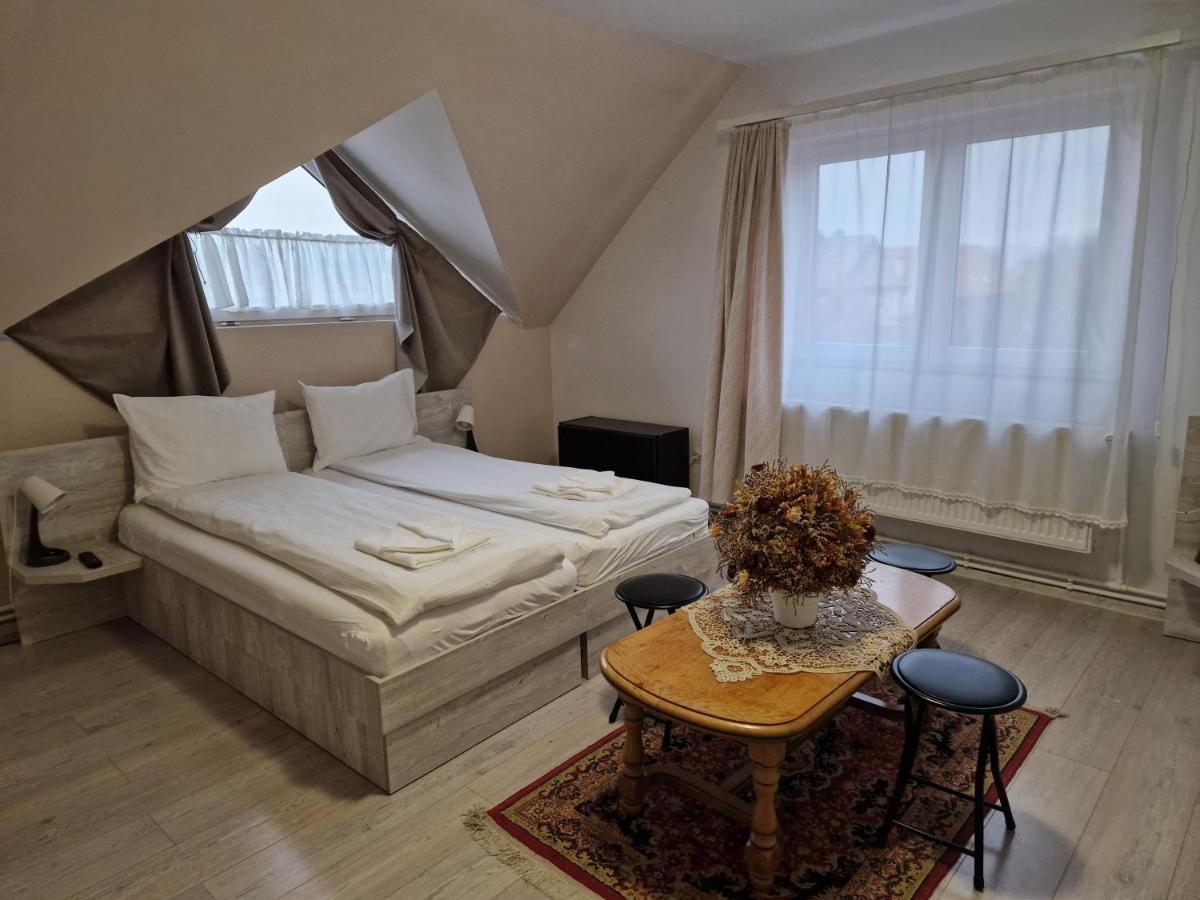 Sepsi Relax Hotel Sfântu Gheorghe Bagian luar foto