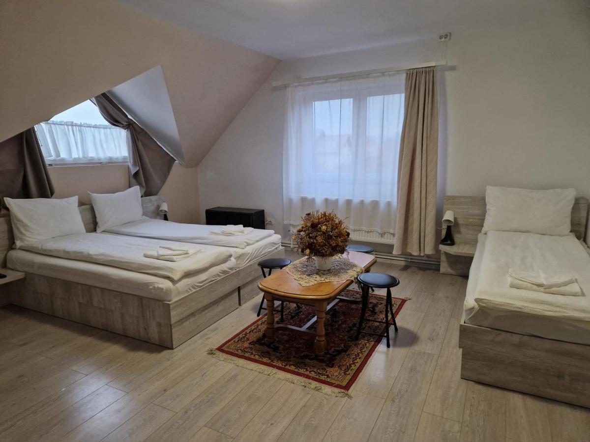 Sepsi Relax Hotel Sfântu Gheorghe Bagian luar foto