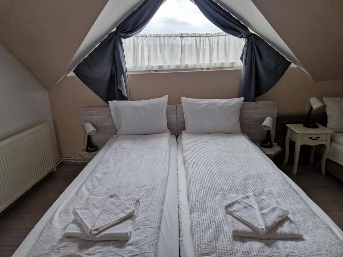 Sepsi Relax Hotel Sfântu Gheorghe Bagian luar foto