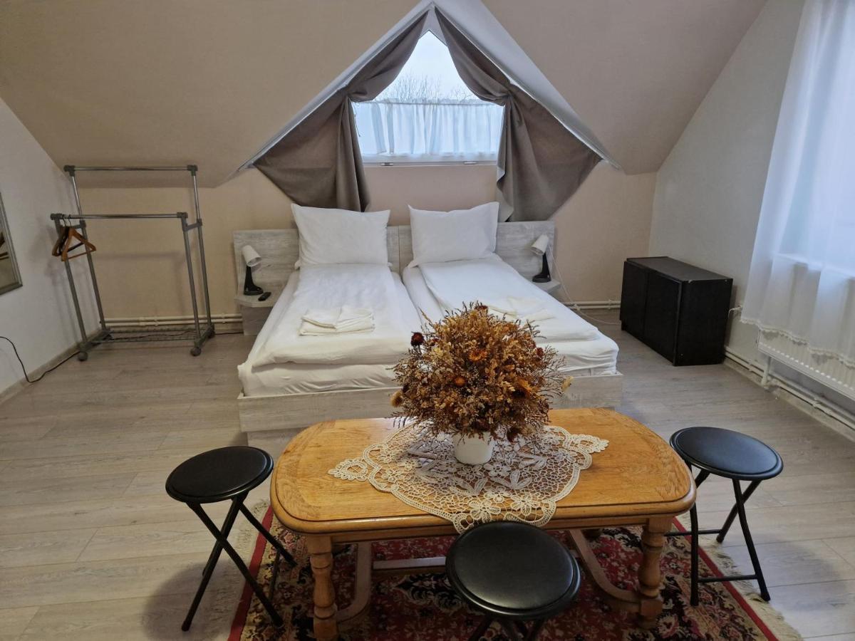 Sepsi Relax Hotel Sfântu Gheorghe Bagian luar foto